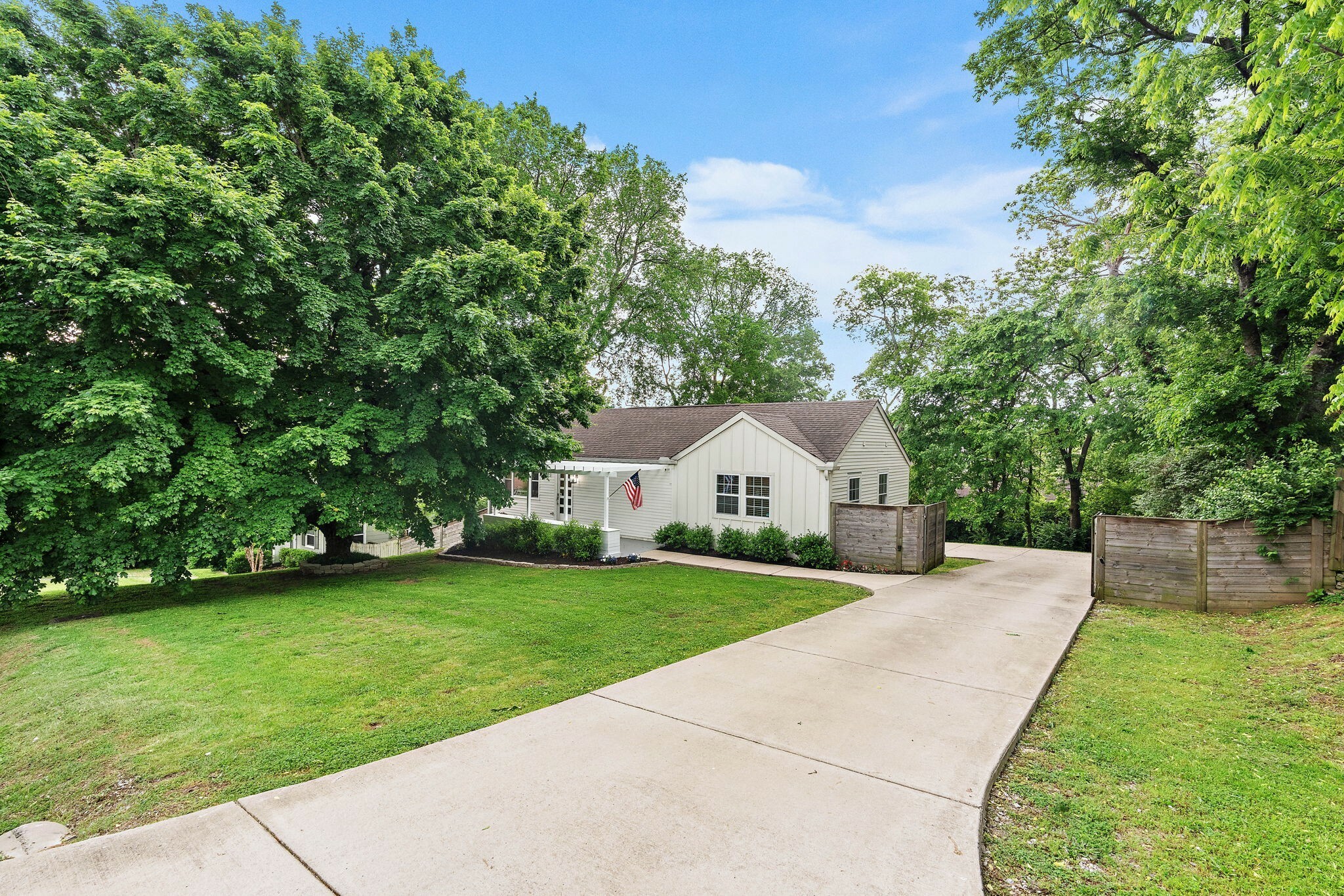 Property Photo:  129 Neese Dr  TN 37211 