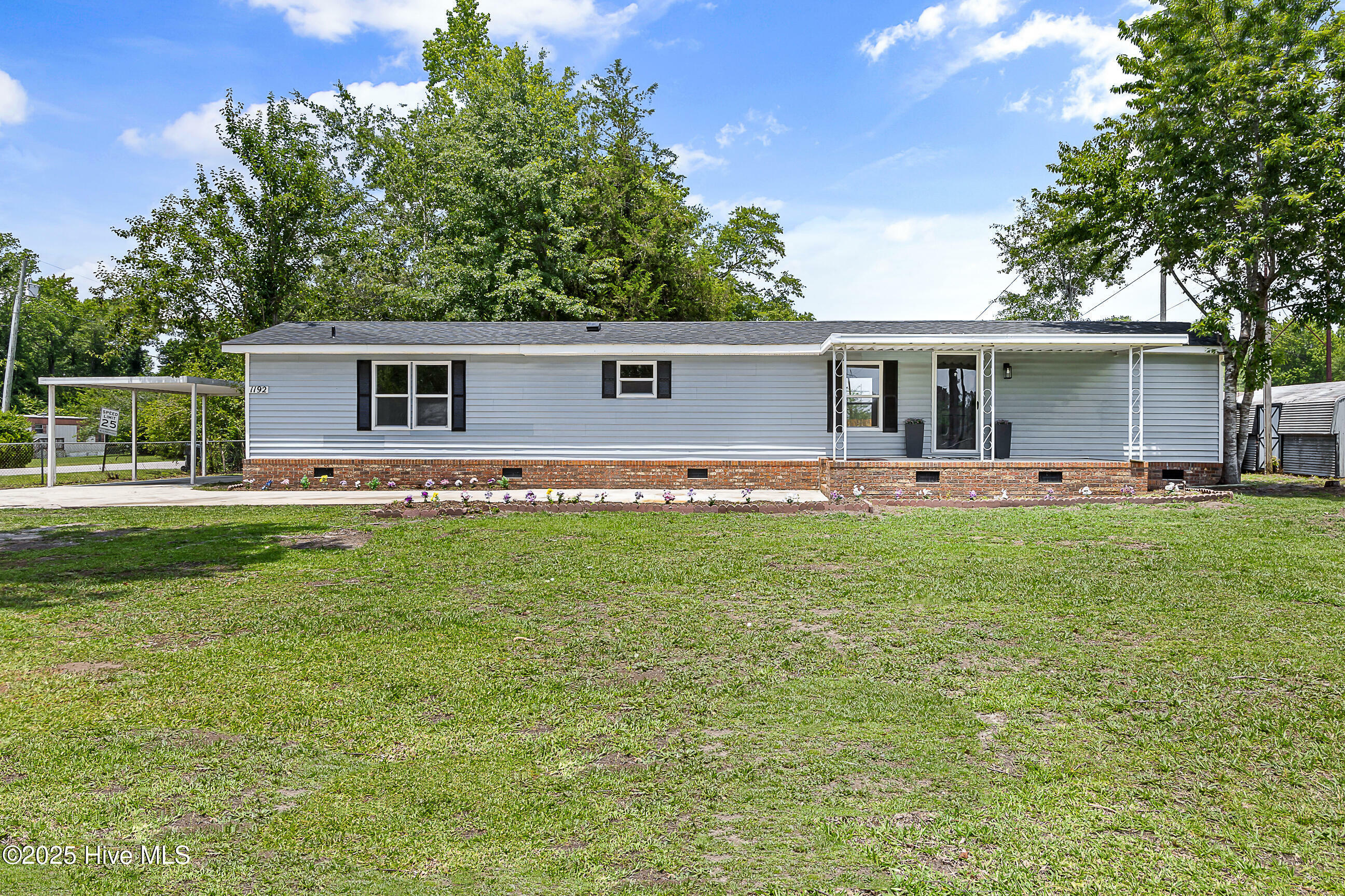 Property Photo: 1192 Village Road NE NC 28451