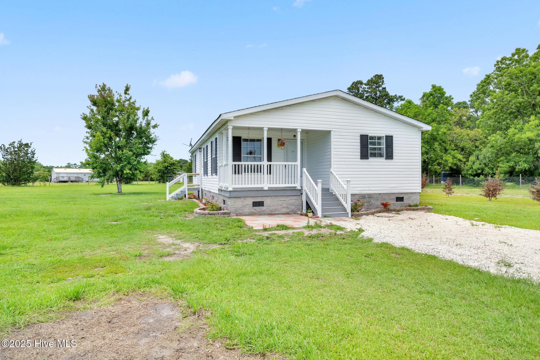 Property Photo: 111 Dana Court NC 28532