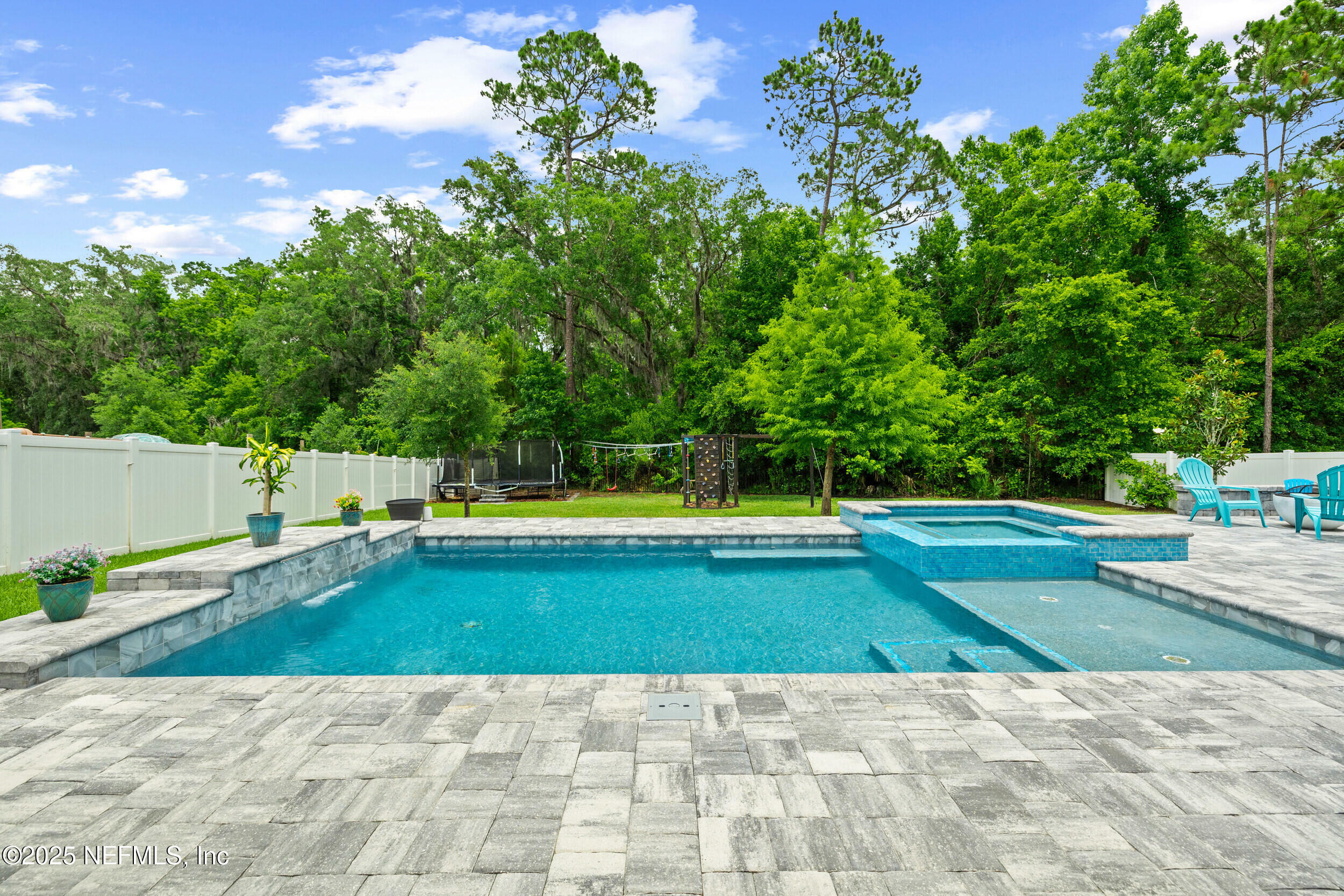 Property Photo: 607 Narrowleaf Drive FL 32259