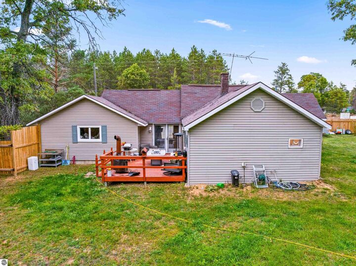 Property Photo:  2948 E Michigan Highway  MI 48653 