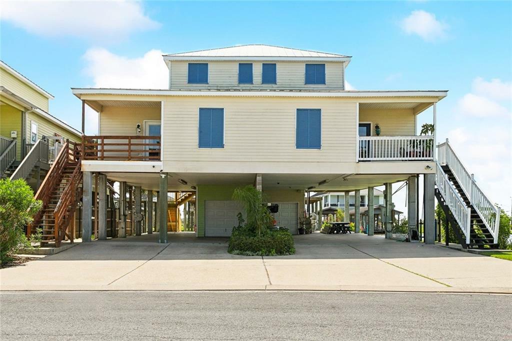 Property Photo: 381 Lareusite Lane LA 70083