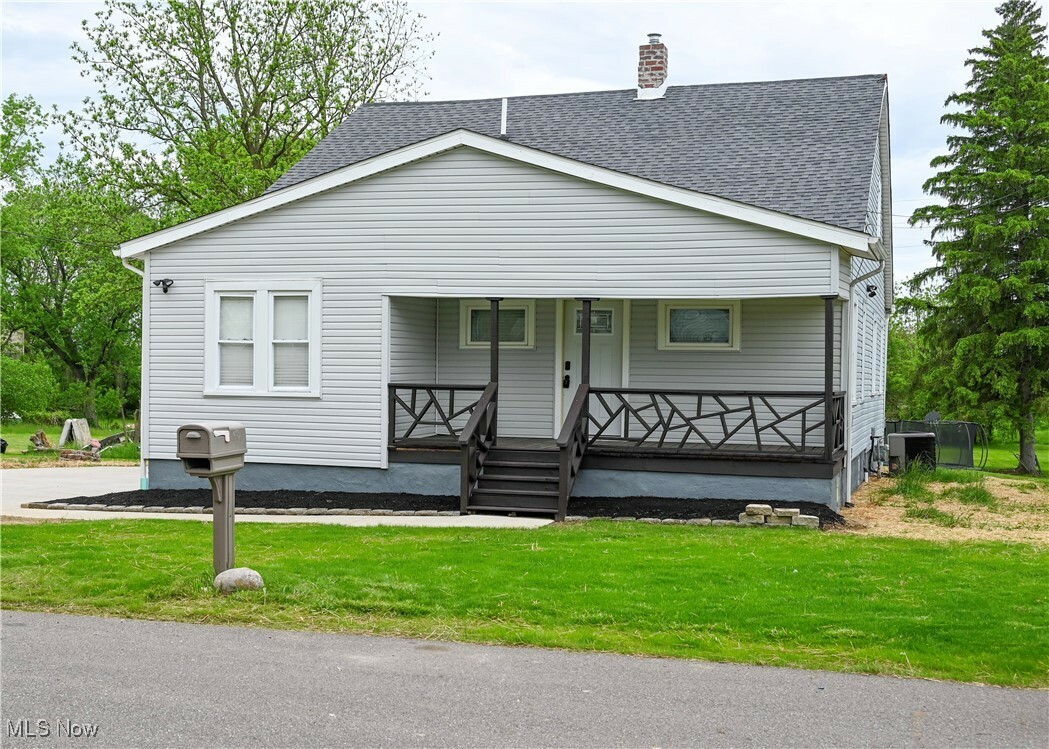 Property Photo: 2948 Maple Avenue NE OH 44714