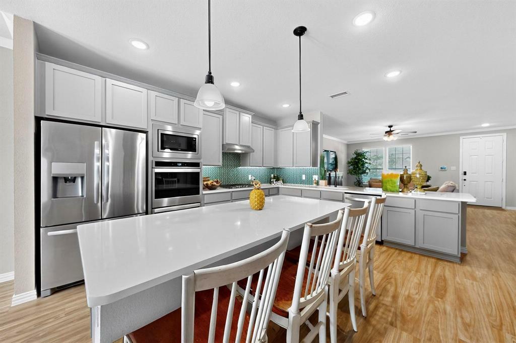 Property Photo: 3111 Aqueduct Avenue TX 75189