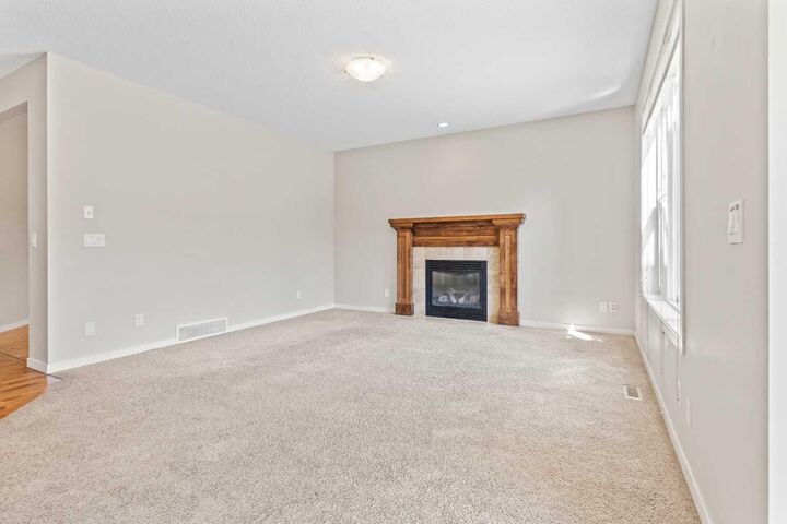 Property Photo: 77 Auburn Glen Common SE AB T3M 0N2