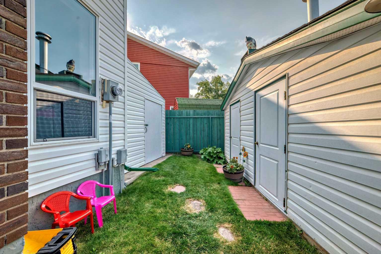 Property Photo: 420 Whitehorn Place NE AB T1Y 2B1