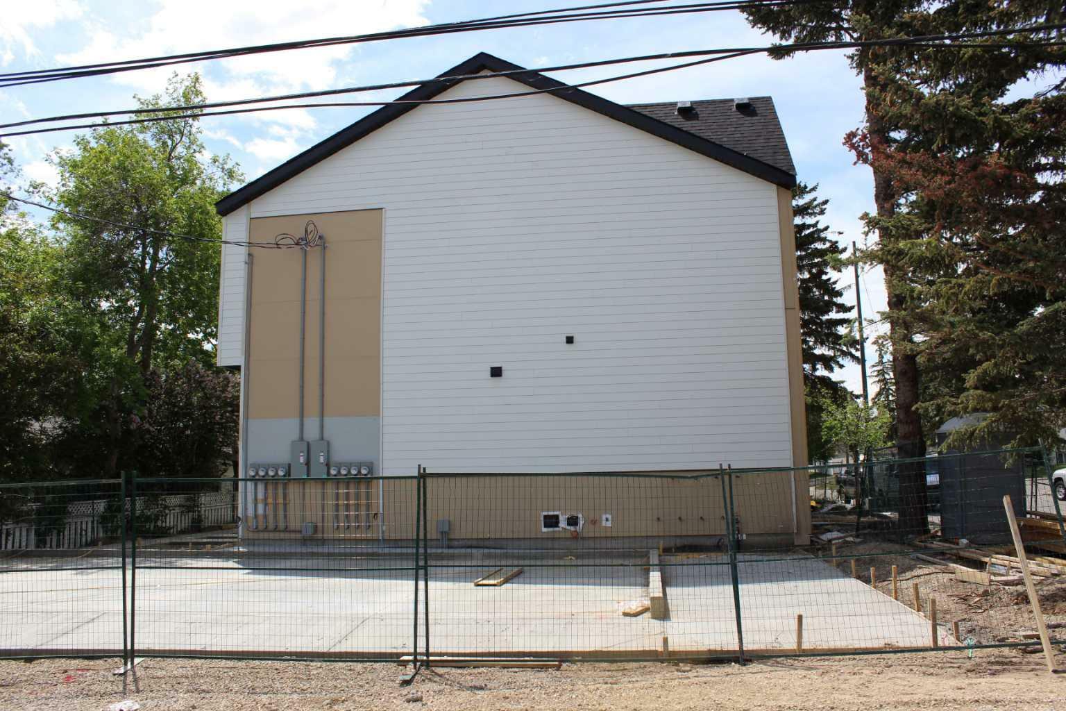 Property Photo: 2371 20 Avenue NW AB T2M 4C9