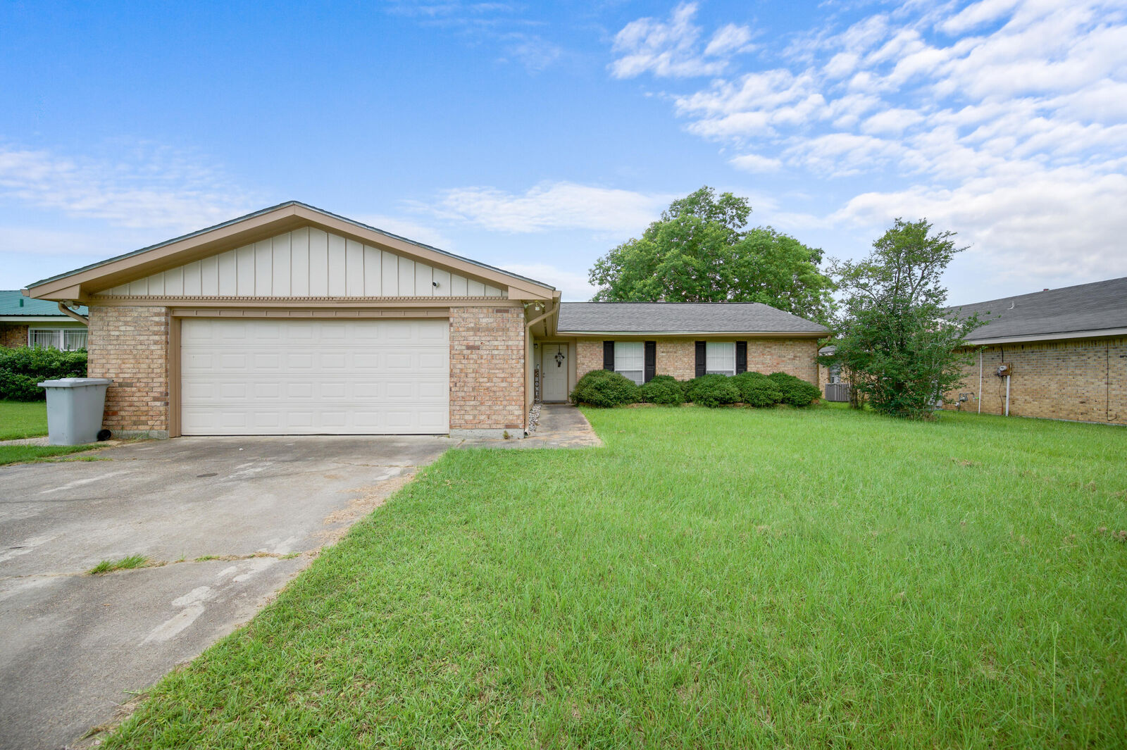 Property Photo: 2113 Melon Street LA 70634