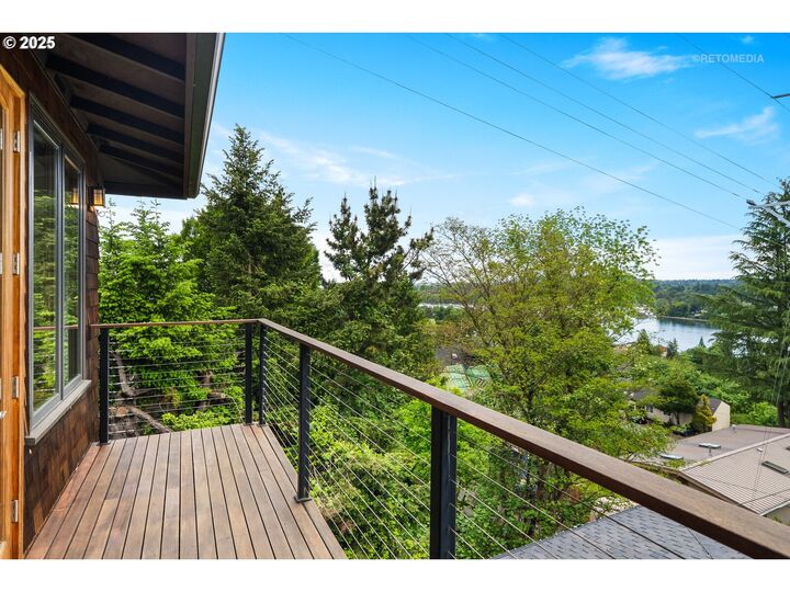 Property Photo:  7604 S Hood Ave  OR 97219 