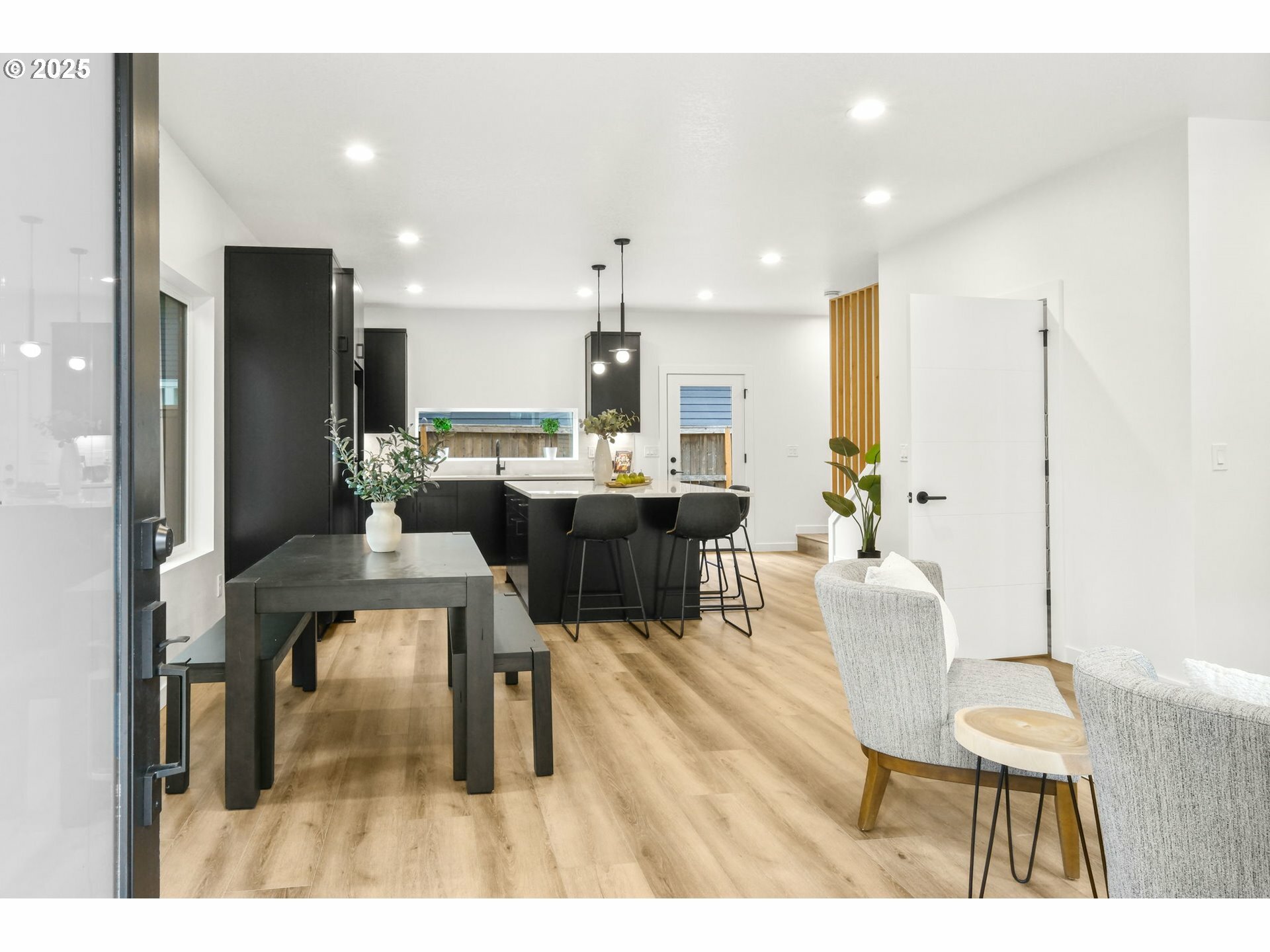 Property Photo: 3532 NE 44th Ave OR 97212