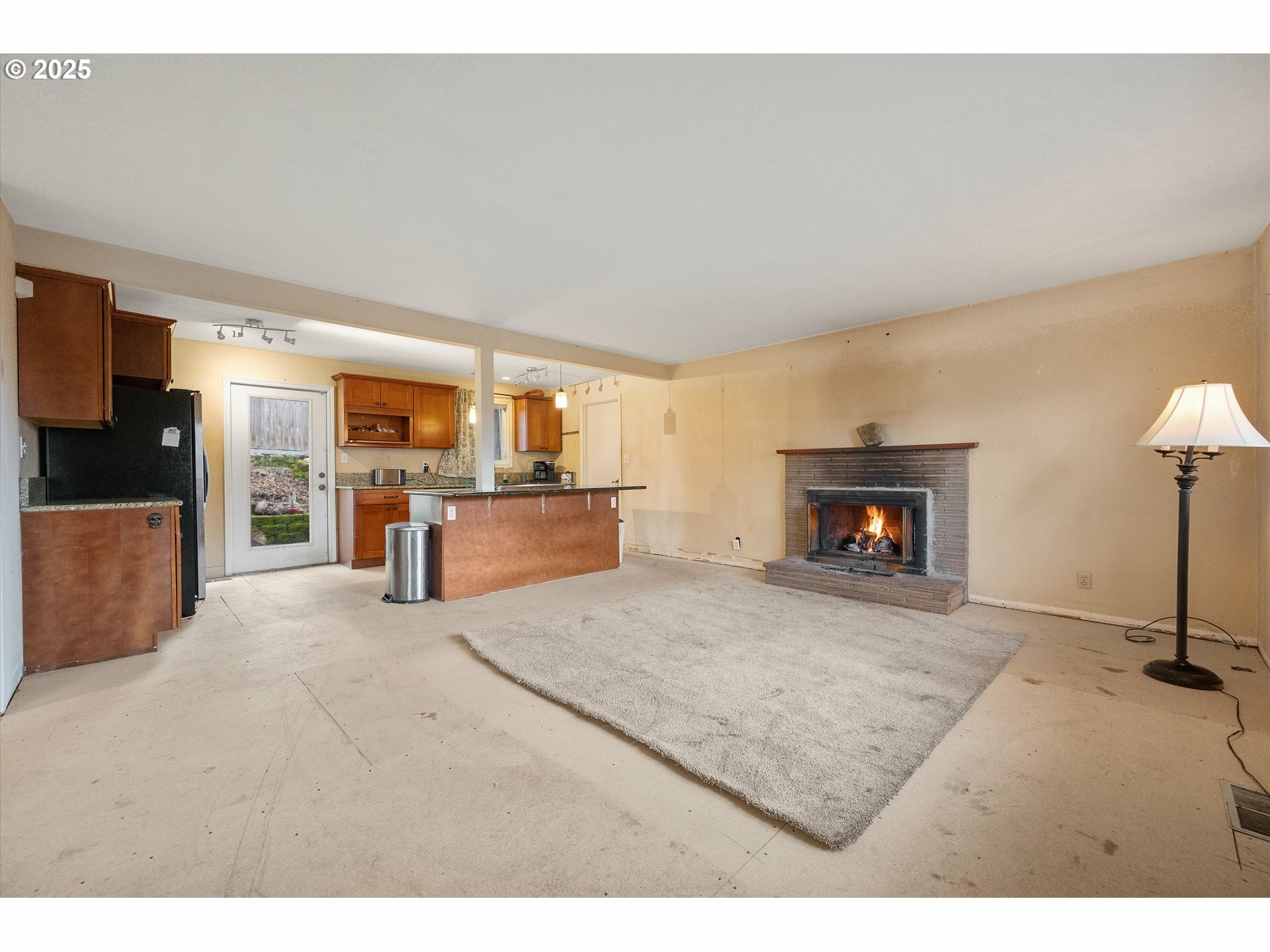 Property Photo: 7080 SW Taylors Ferry Rd OR 97223