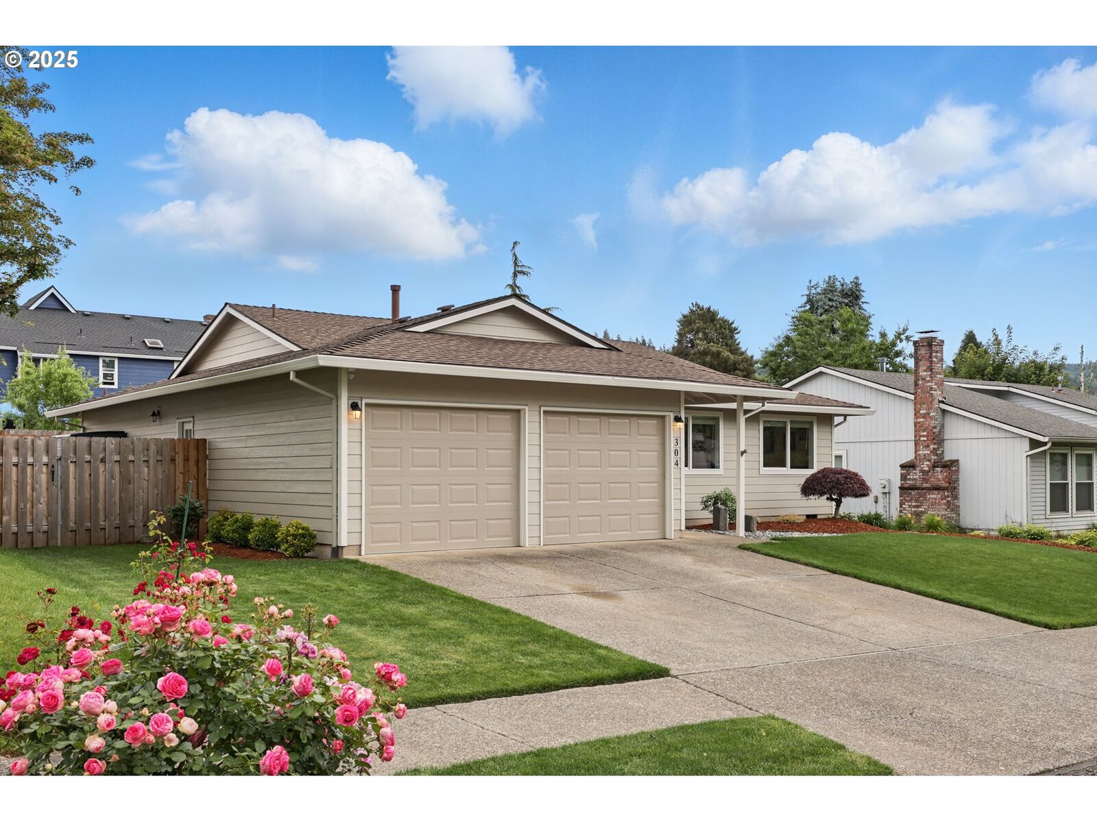 Property Photo: 304 SW Birdsdale Dr OR 97080