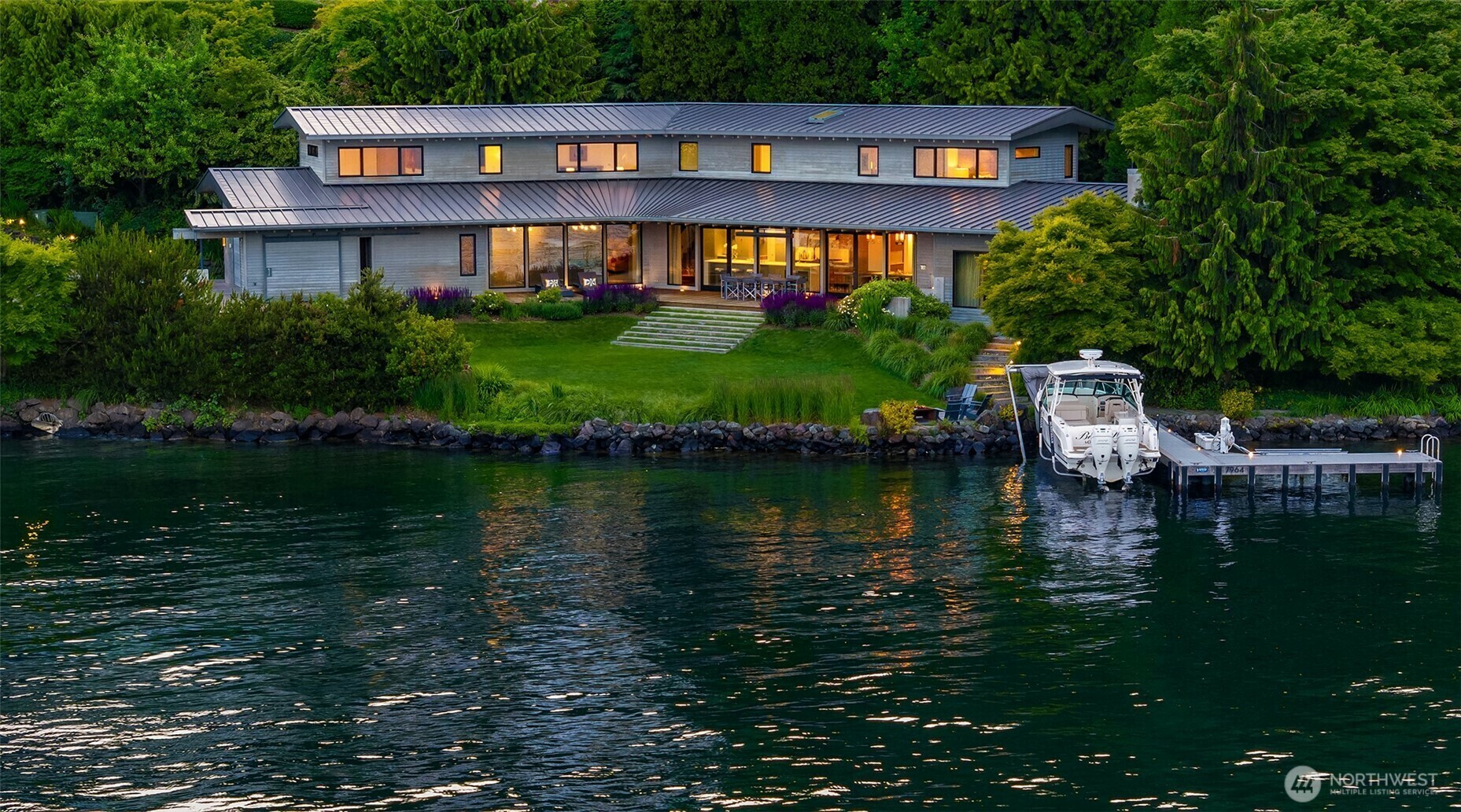 Property Photo: 7964 E Mercer Way WA 98040
