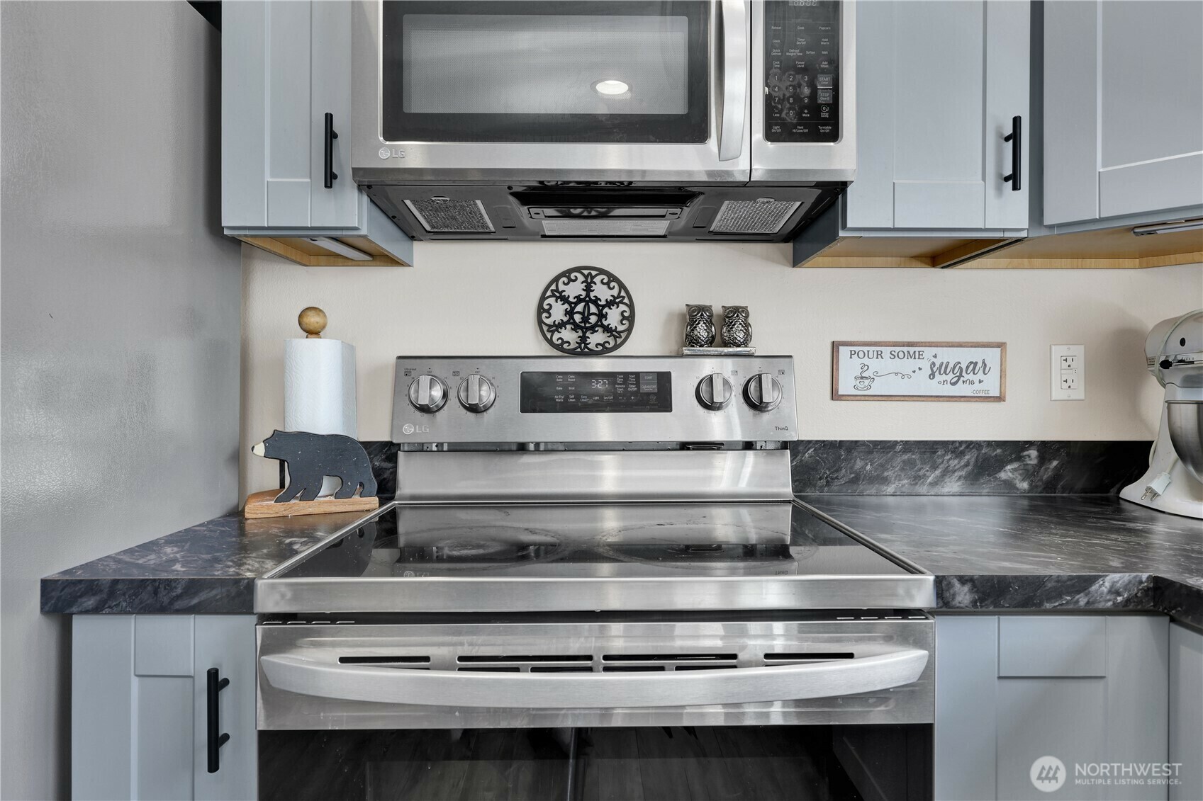 Property Photo:  918  Cleveland Avenue  WA 98290 