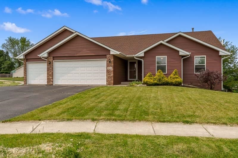 Property Photo:  3218 Grand Cape Court  IL 61109 