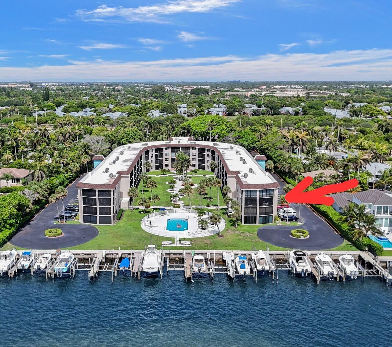 Property Photo: 2424 N Federal Highway 315 FL 33435