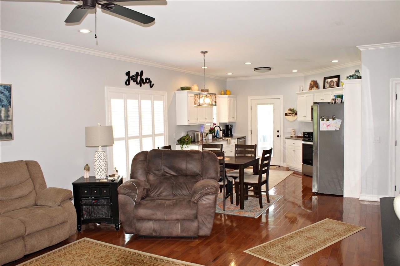 Property Photo: 109 Pin Seeker Way KY 42141