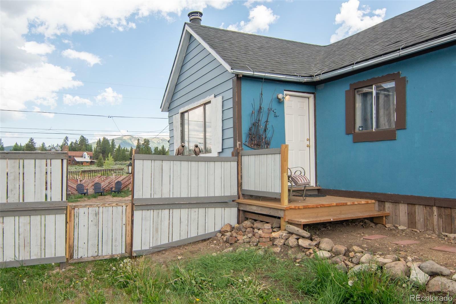 Property Photo:  704 E 6th Street  CO 80461 