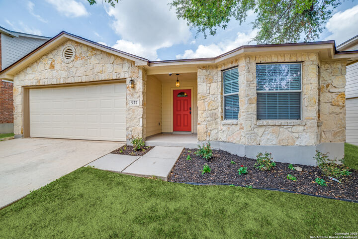 Property Photo:  927 Magnolia Hill  TX 78251 