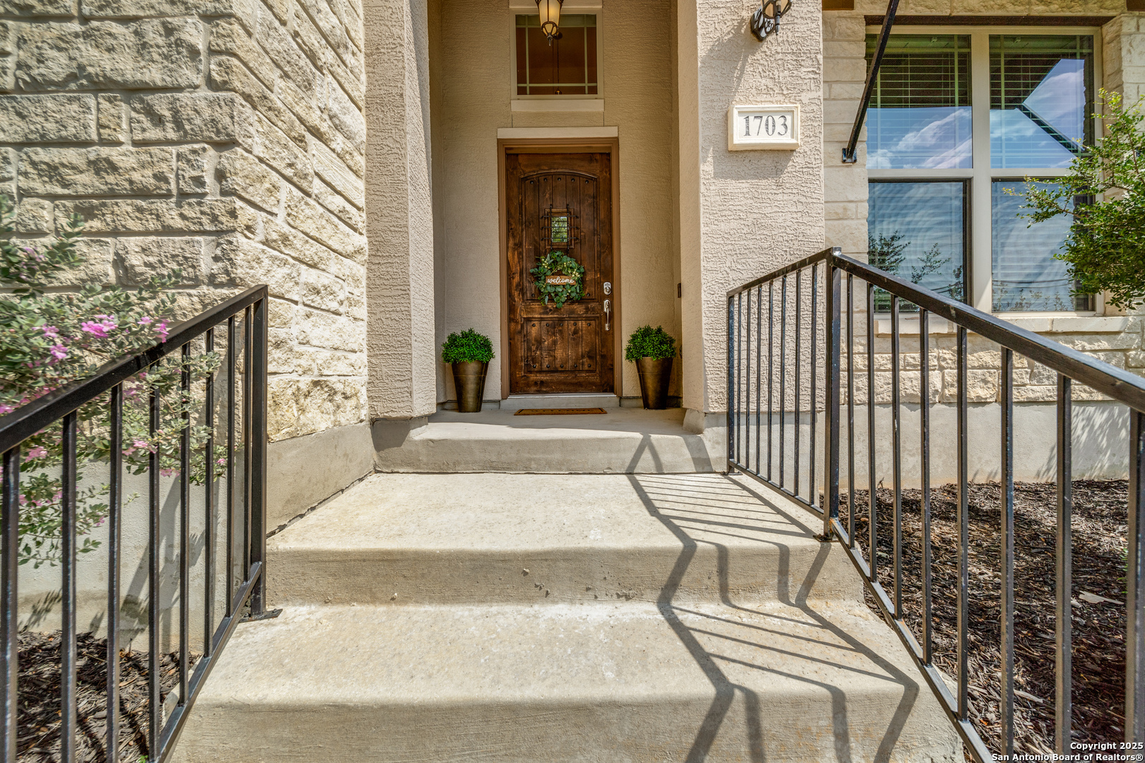 Property Photo: 1703 Slumber Pass TX 78260