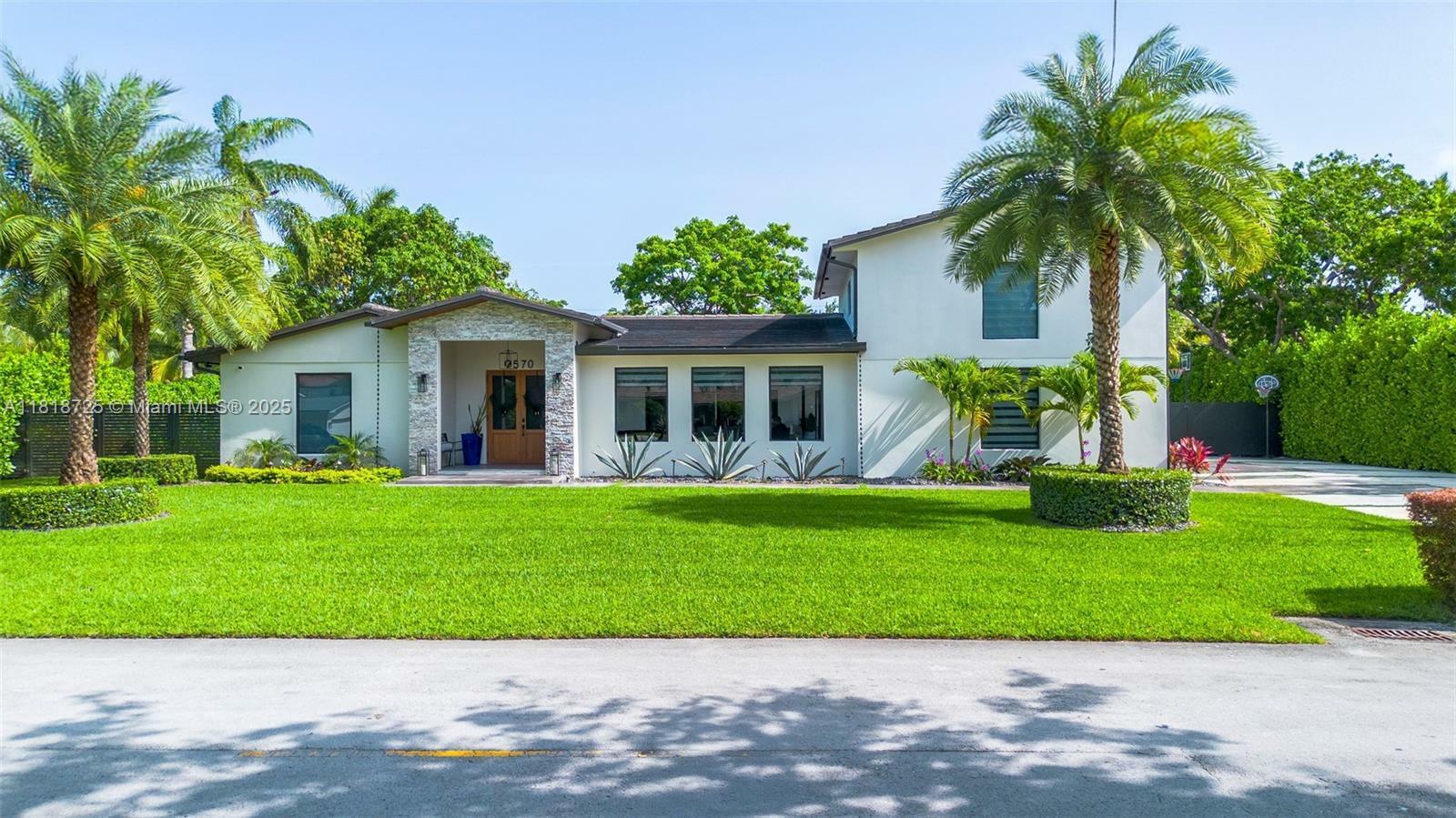 7570 SW 60th St  Miami FL 33143 photo