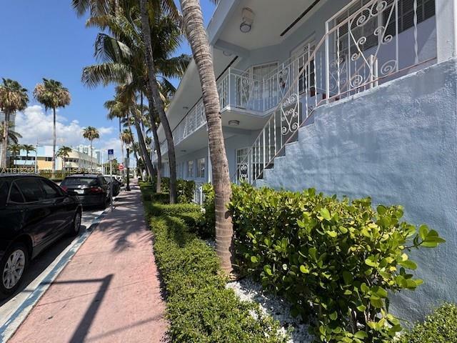 Property Photo: 635 8th St 106 FL 33139