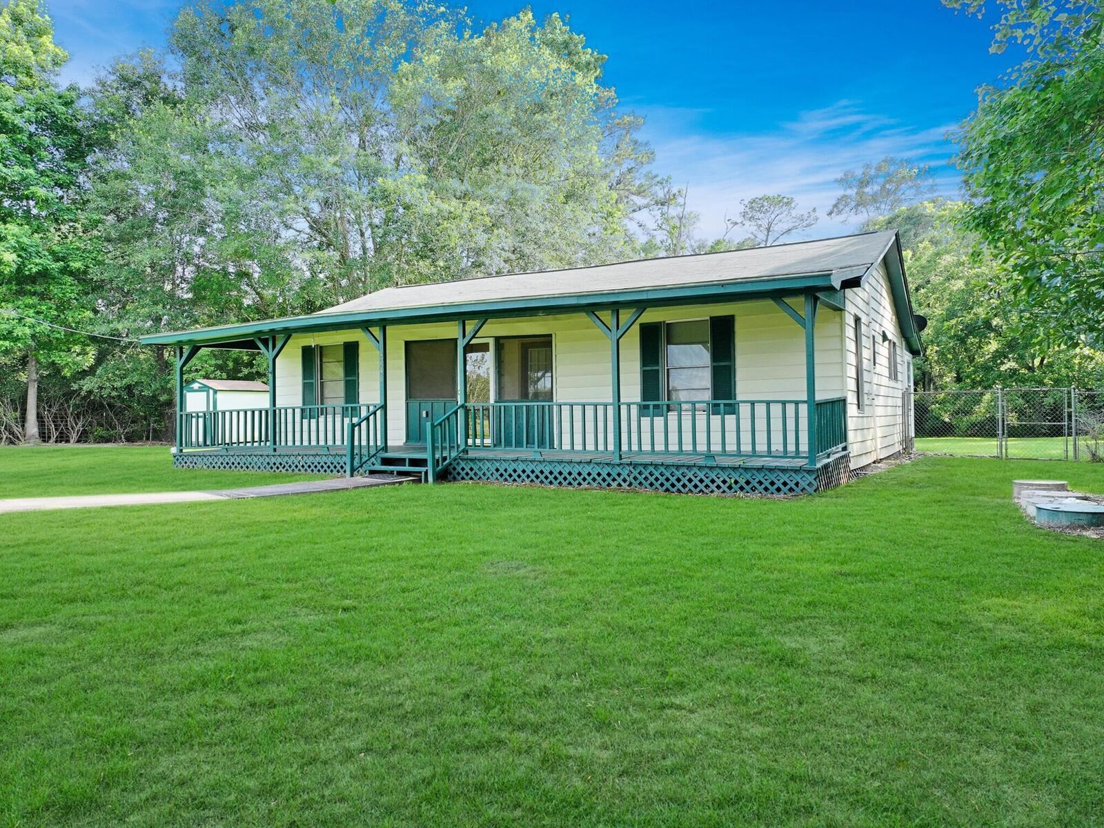 Property Photo: 4246 Texas Hwy 62 TX 77612