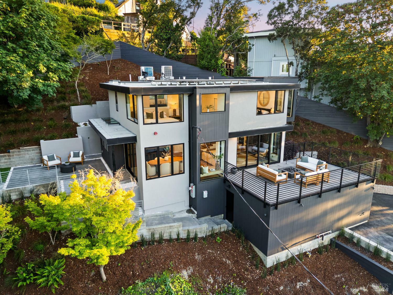 Property Photo:  975 Greenhill Road  CA 94941 