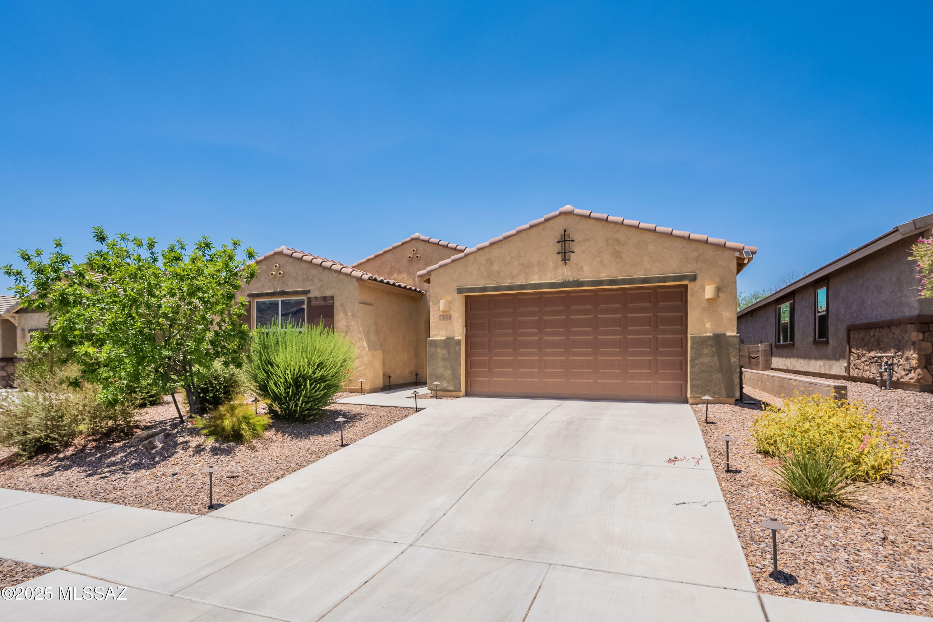 Property Photo: 11749 N Village Vista Place AZ 85737