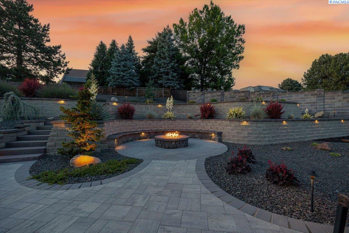 3910 Cabrillo Ct.  Pasco WA 99301 photo