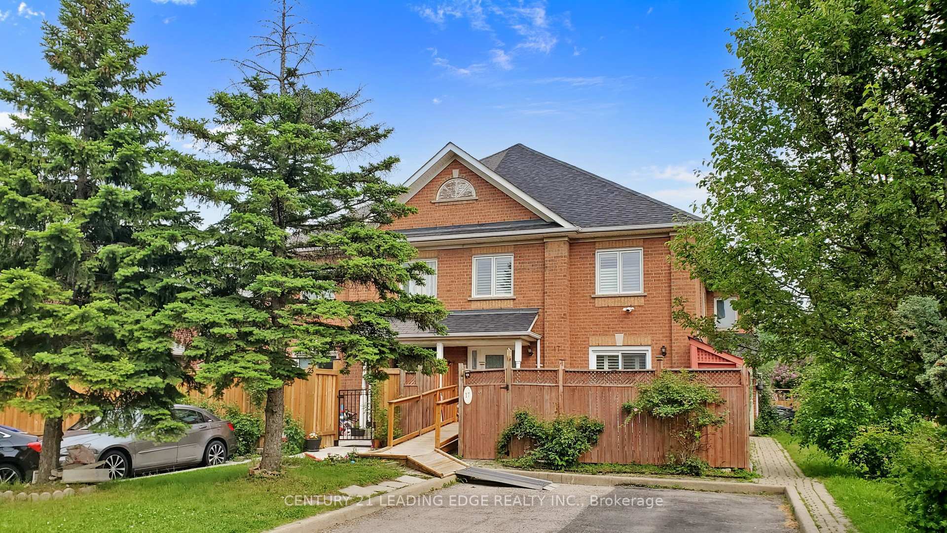 Property Photo: 17 Pressed Brick Drive ON L6V 4K3