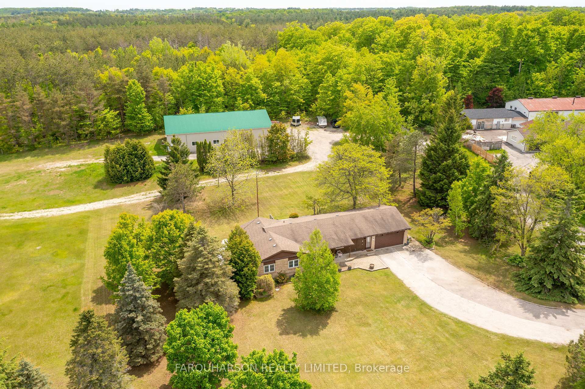 Property Photo: 4749 Aurora Road ON L4A 3J8