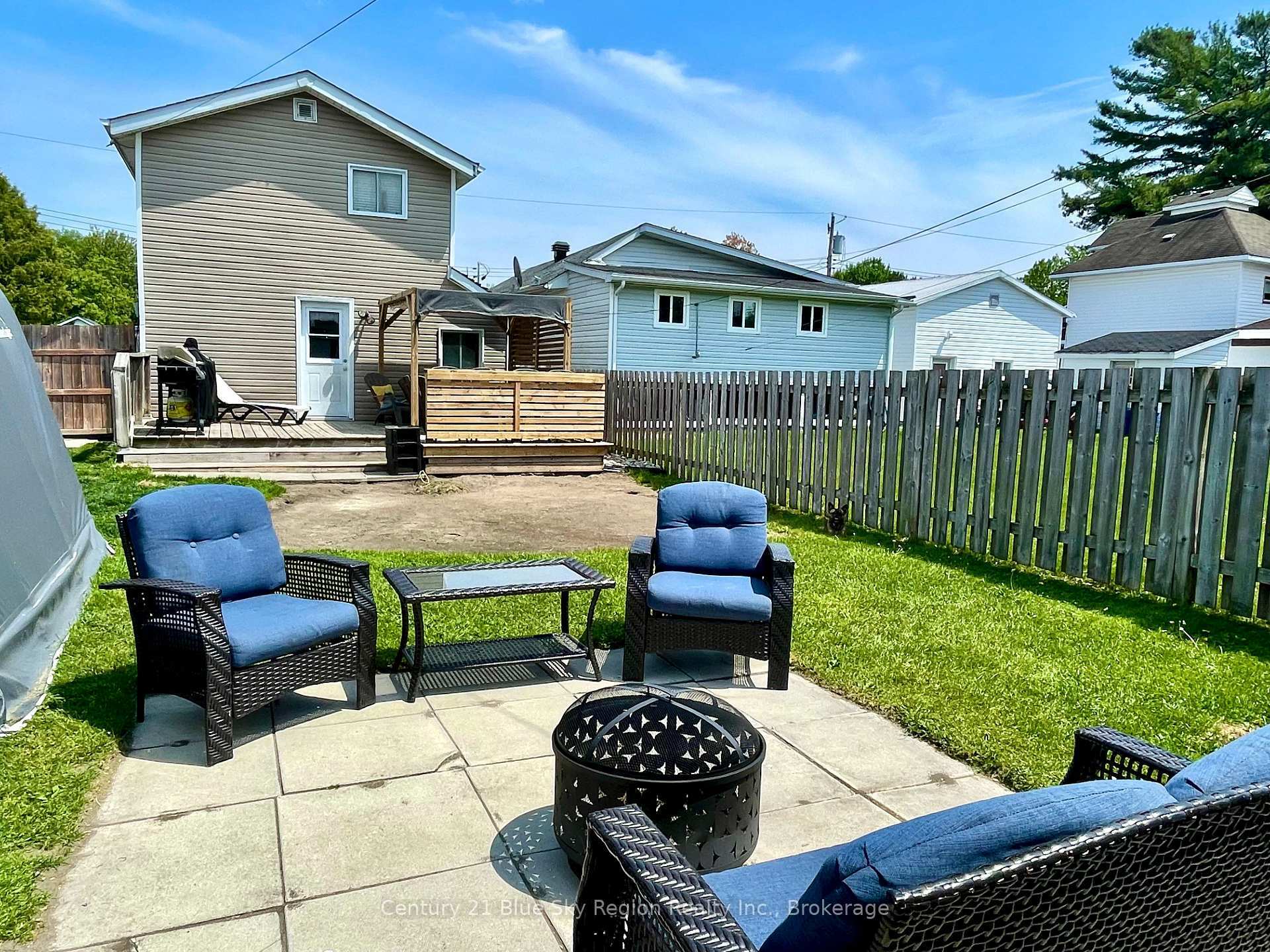Photo de la propriété: 175 Carrie Street ON P2B 1A8