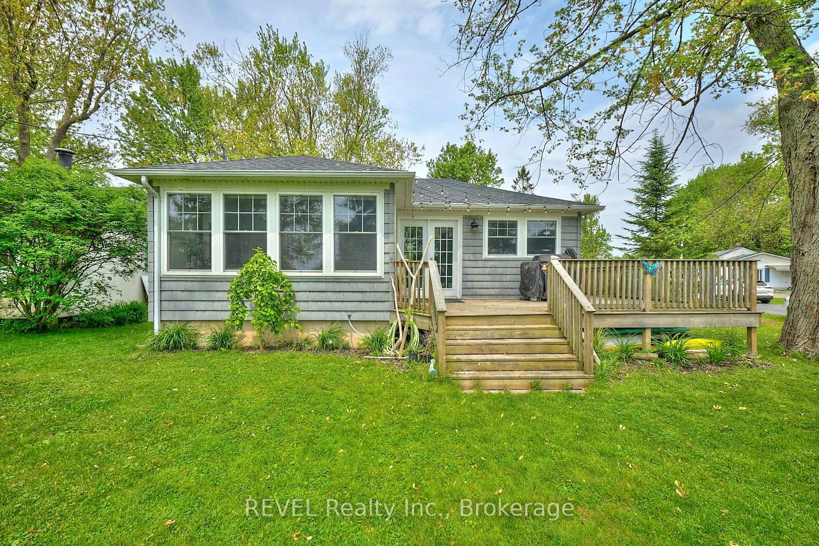 Property Photo: 11138 Churchill Avenue ON L0S 1V0