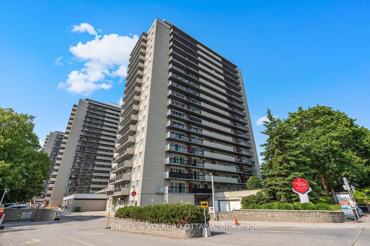 Property Photo: 158A McArthur Avenue E 908 ON K1L 7E7