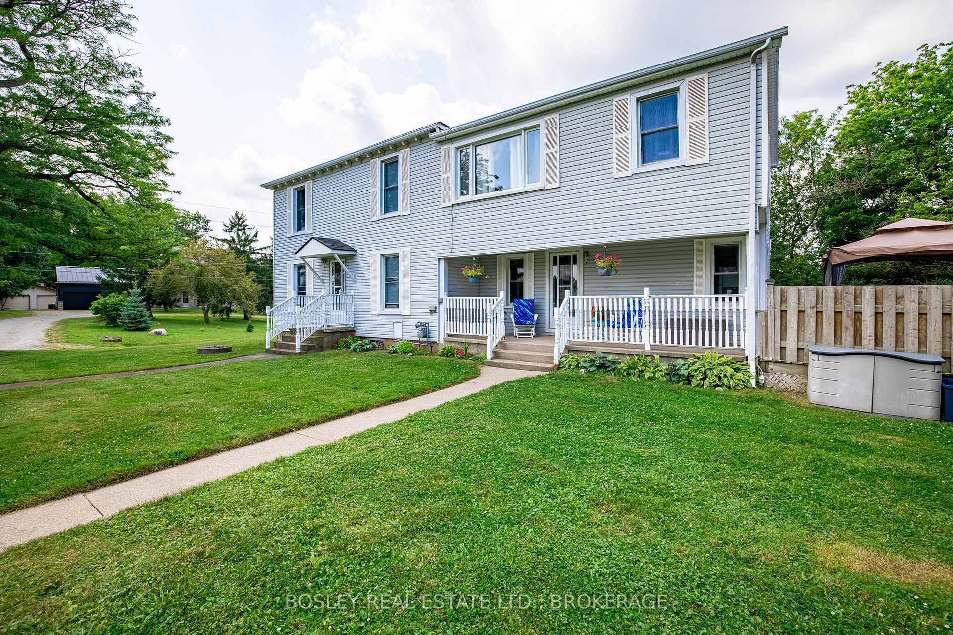 Property Photo: 1609 Eighth Avenue ON L2R 6P7