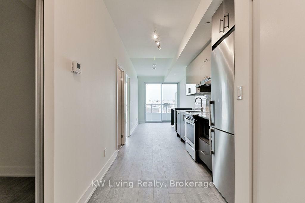 Property Photo: 180 Fairview Mall Drive 1210 ON M2J 0G4