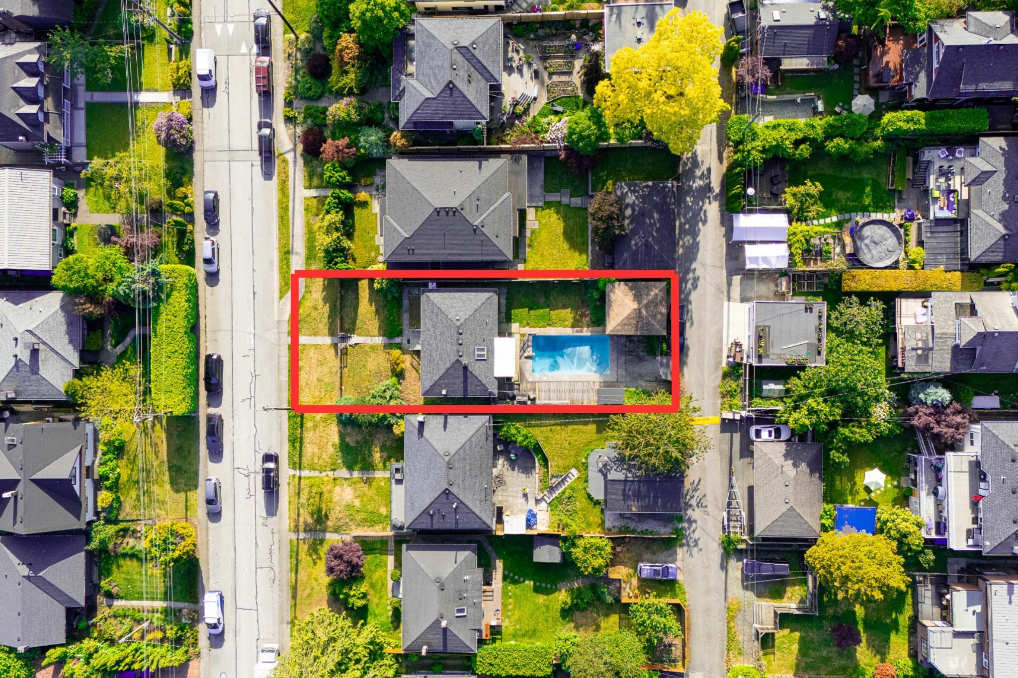 Property Photo:  822 E 4th Street  BC V7L 1K4 