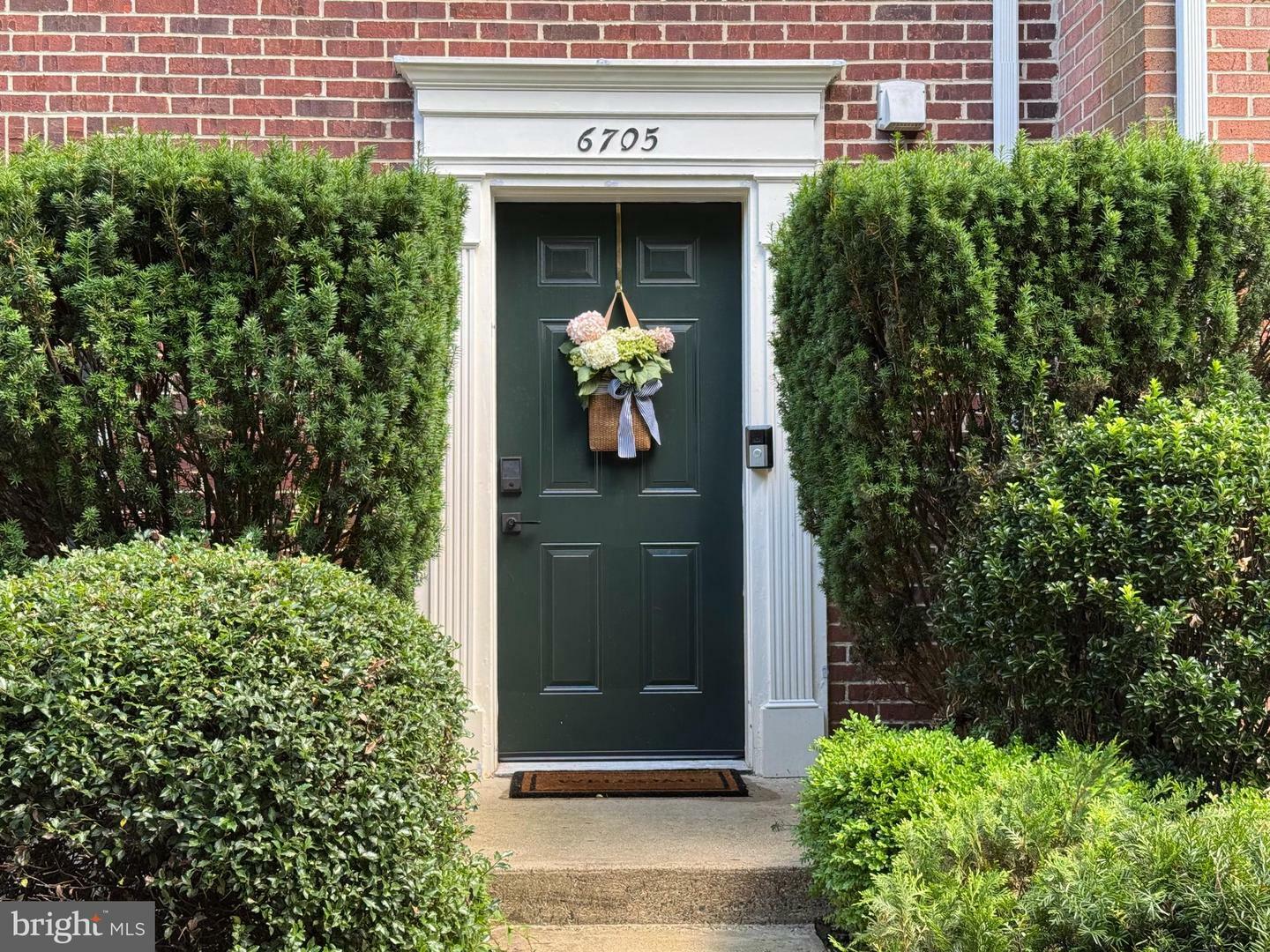 Property Photo: 6705 Sunset Woods Court VA 22015