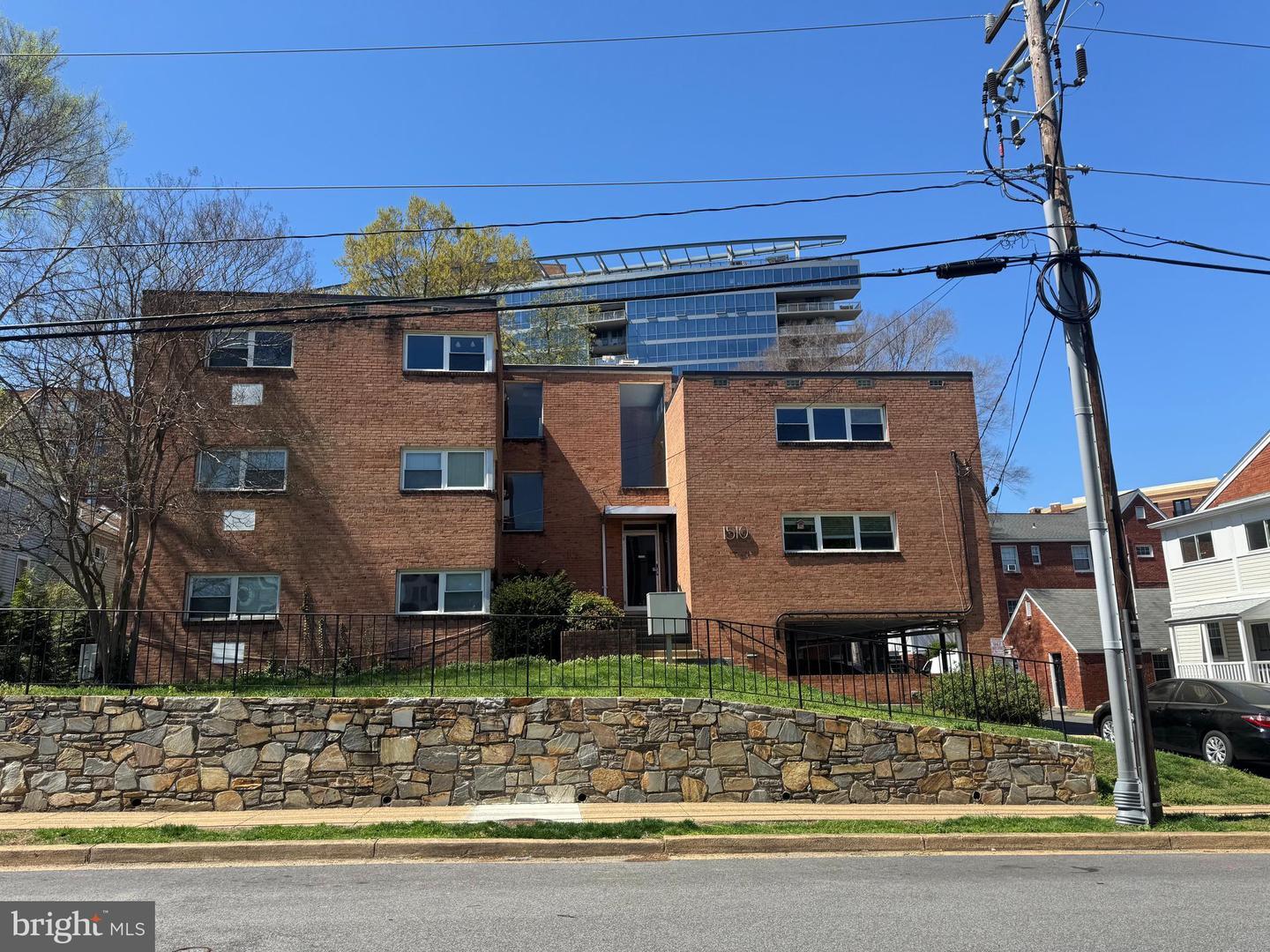Property Photo:  1510 N Rolfe Street 7  VA 22209 