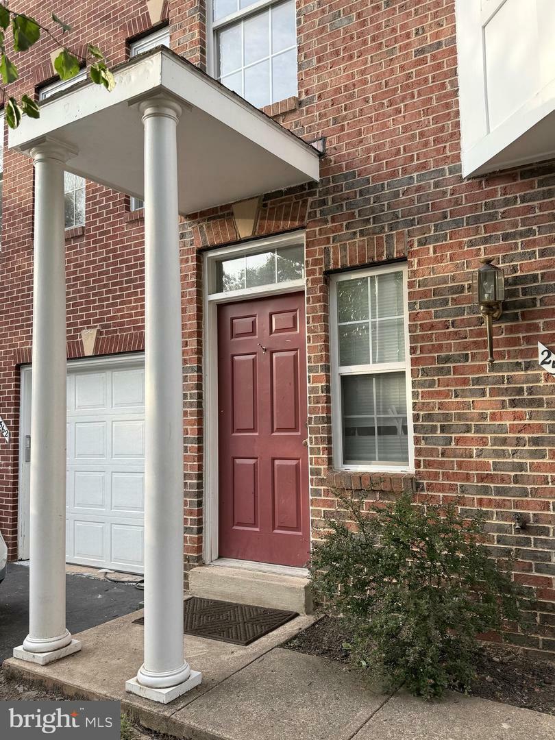 Property Photo: 2560 James Madison Circle VA 20171