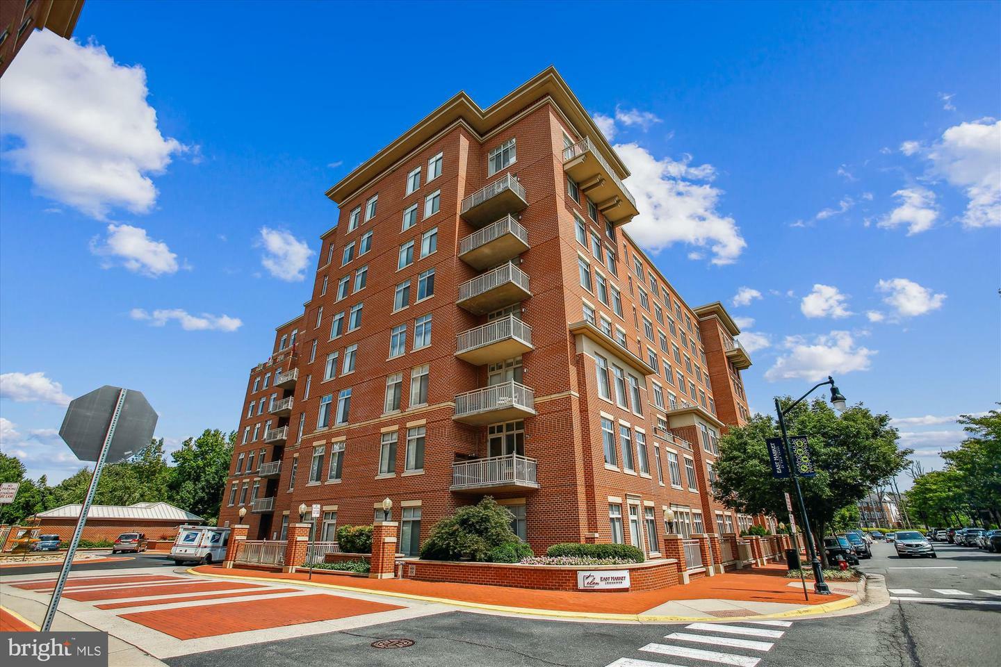 Property Photo: 4480 Market Commons Drive 509 VA 22033