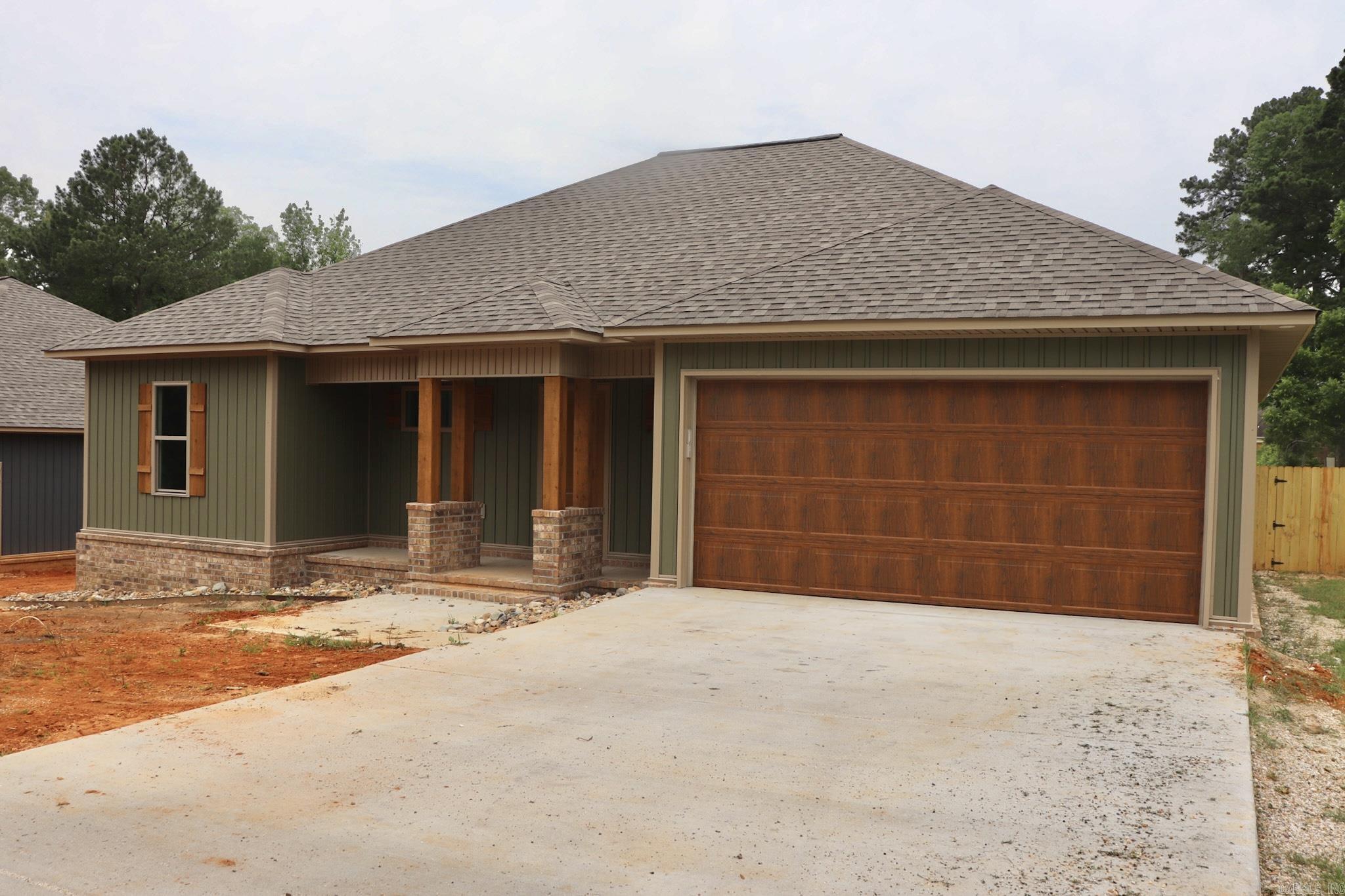 Property Photo: 1005 N Red AR 72150