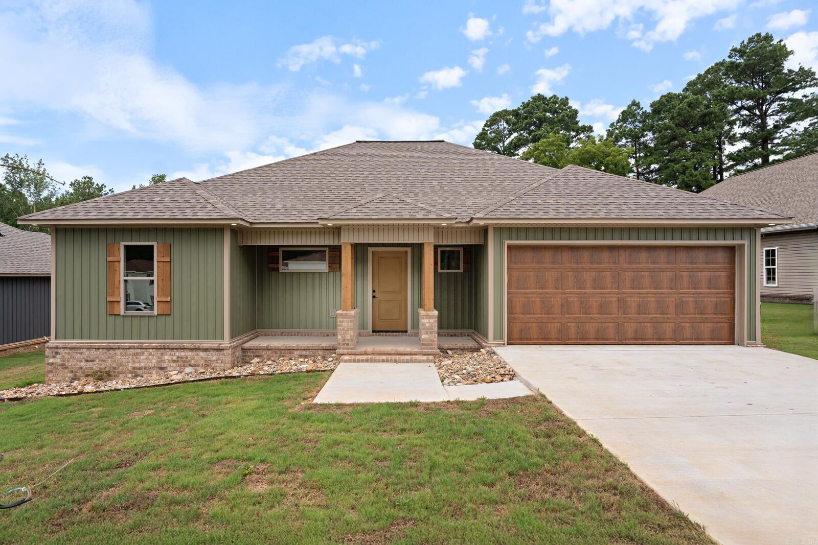 Property Photo: 1005 N Red AR 72150