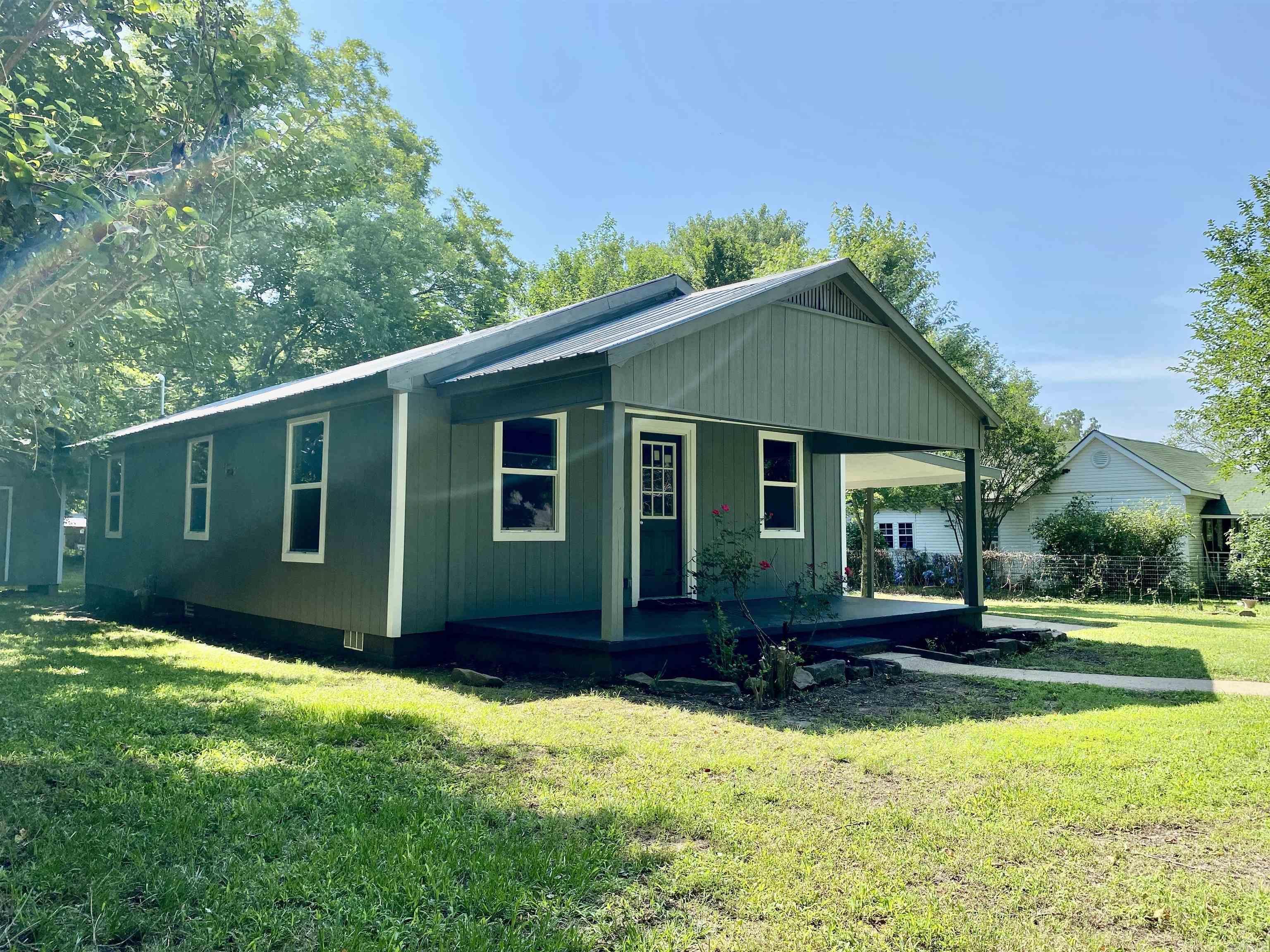 Property Photo: 103 S 7th AR 72832