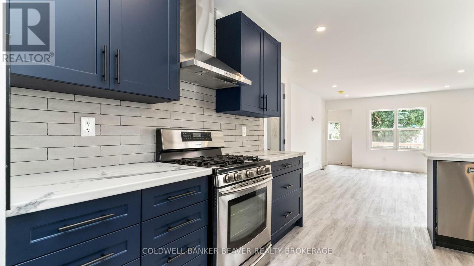 Photo de la propriété: 66 Dakin Street ON N5Z 1A3