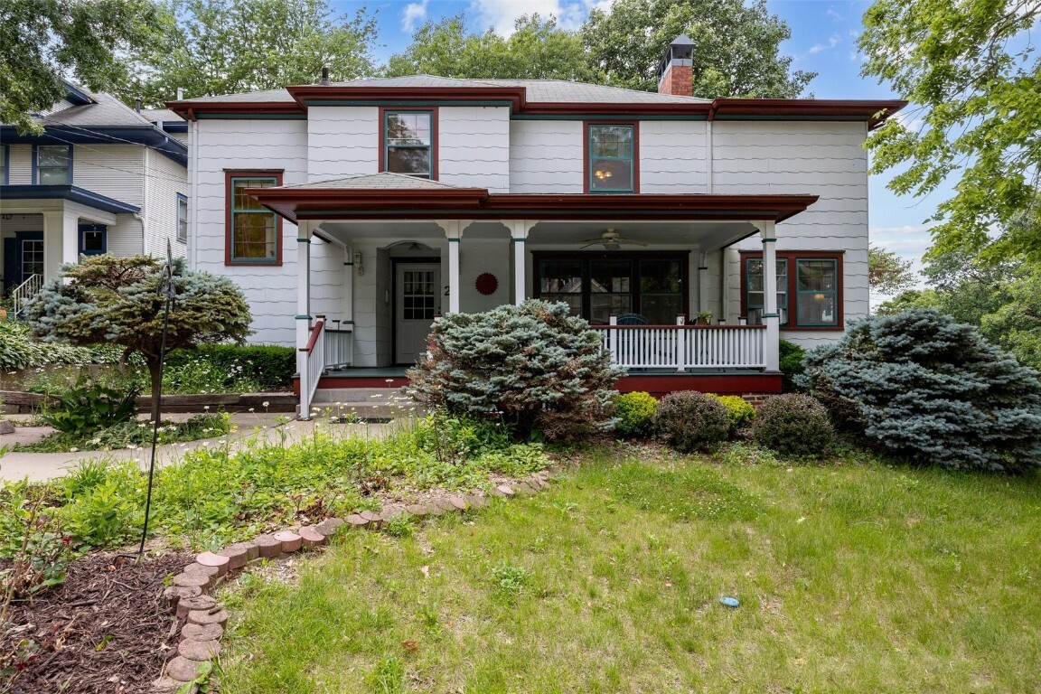 2 Bella Vista Place  Iowa City IA 52245 photo