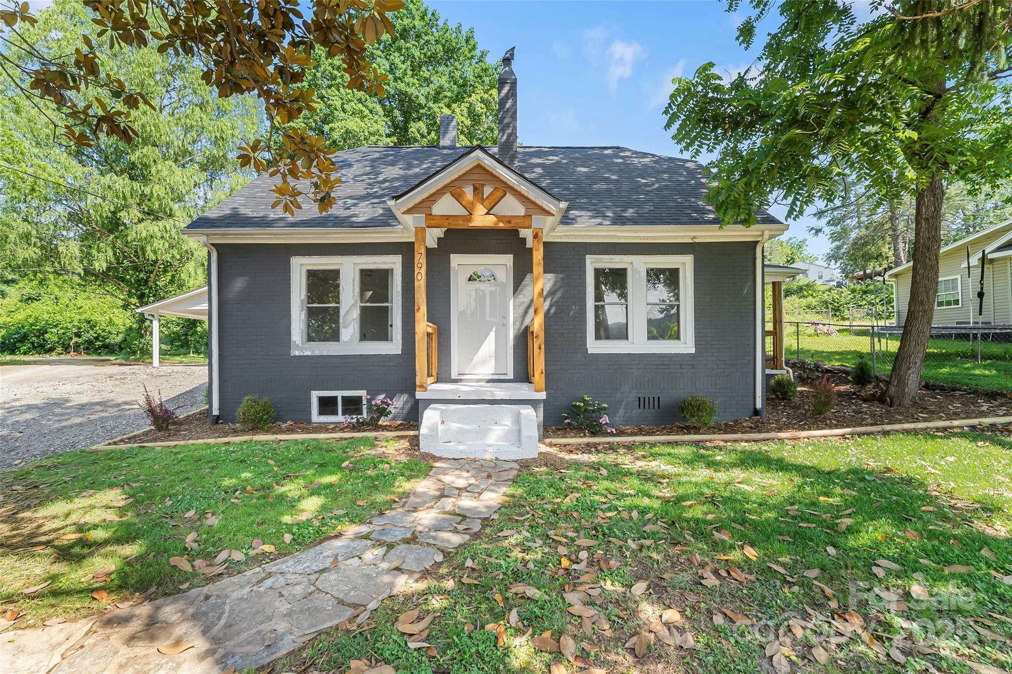 Property Photo: 790 W Tate Street NC 28752
