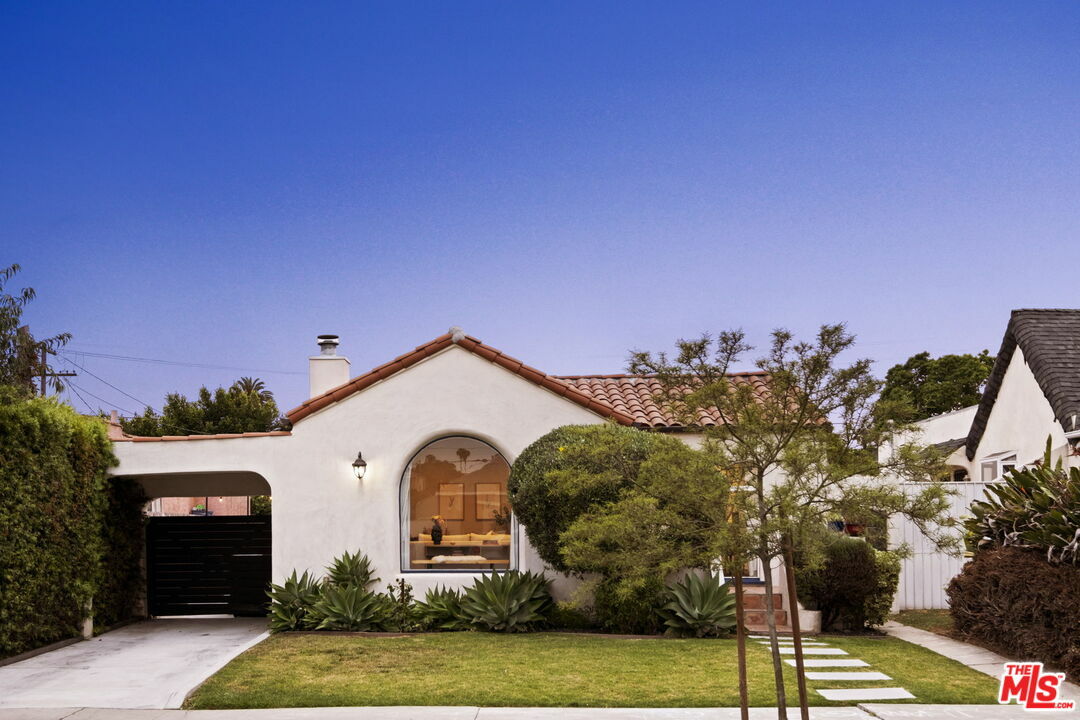 Property Photo: 2907 Potomac Ave CA 90016