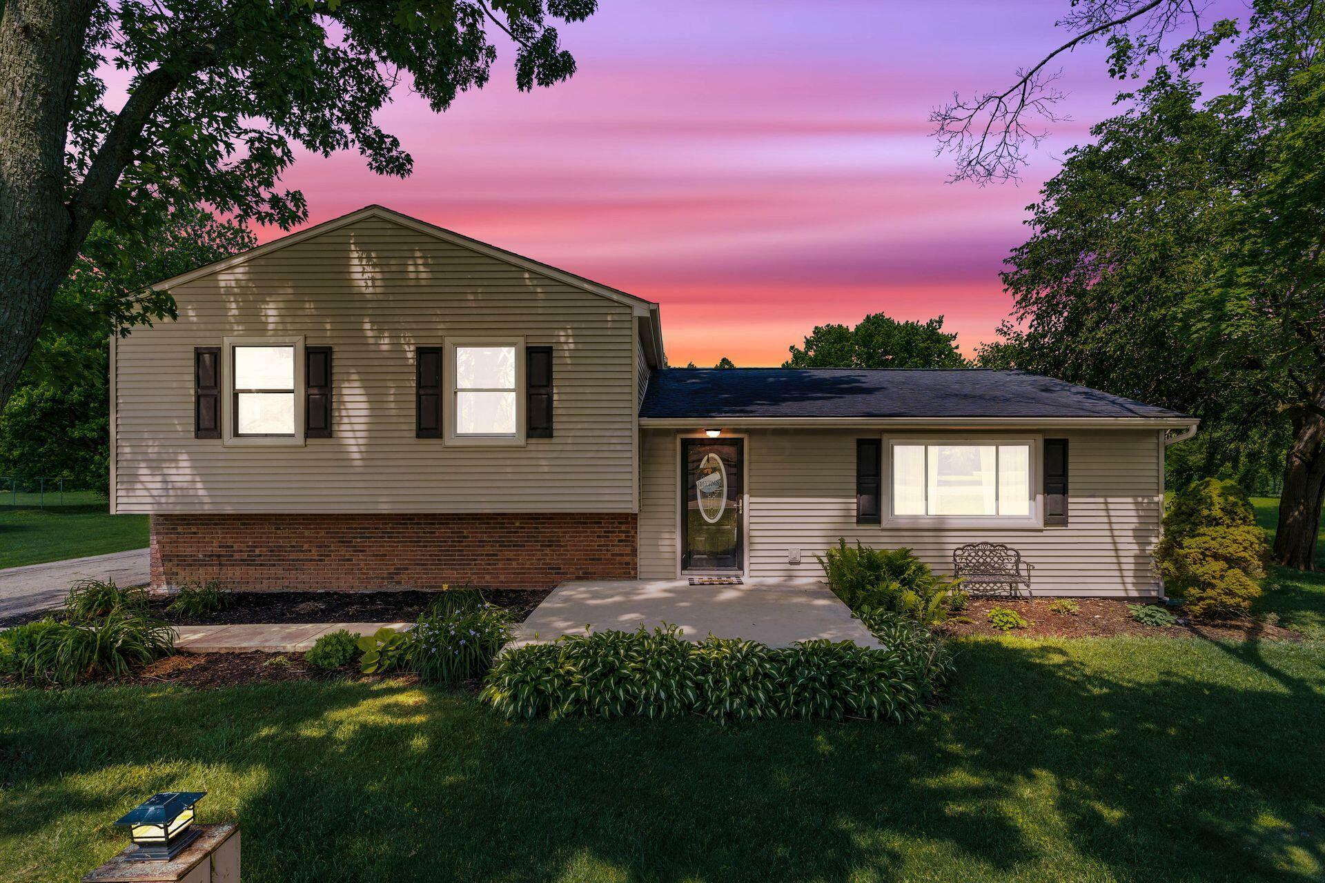 Property Photo: 389 Alton Road OH 43119